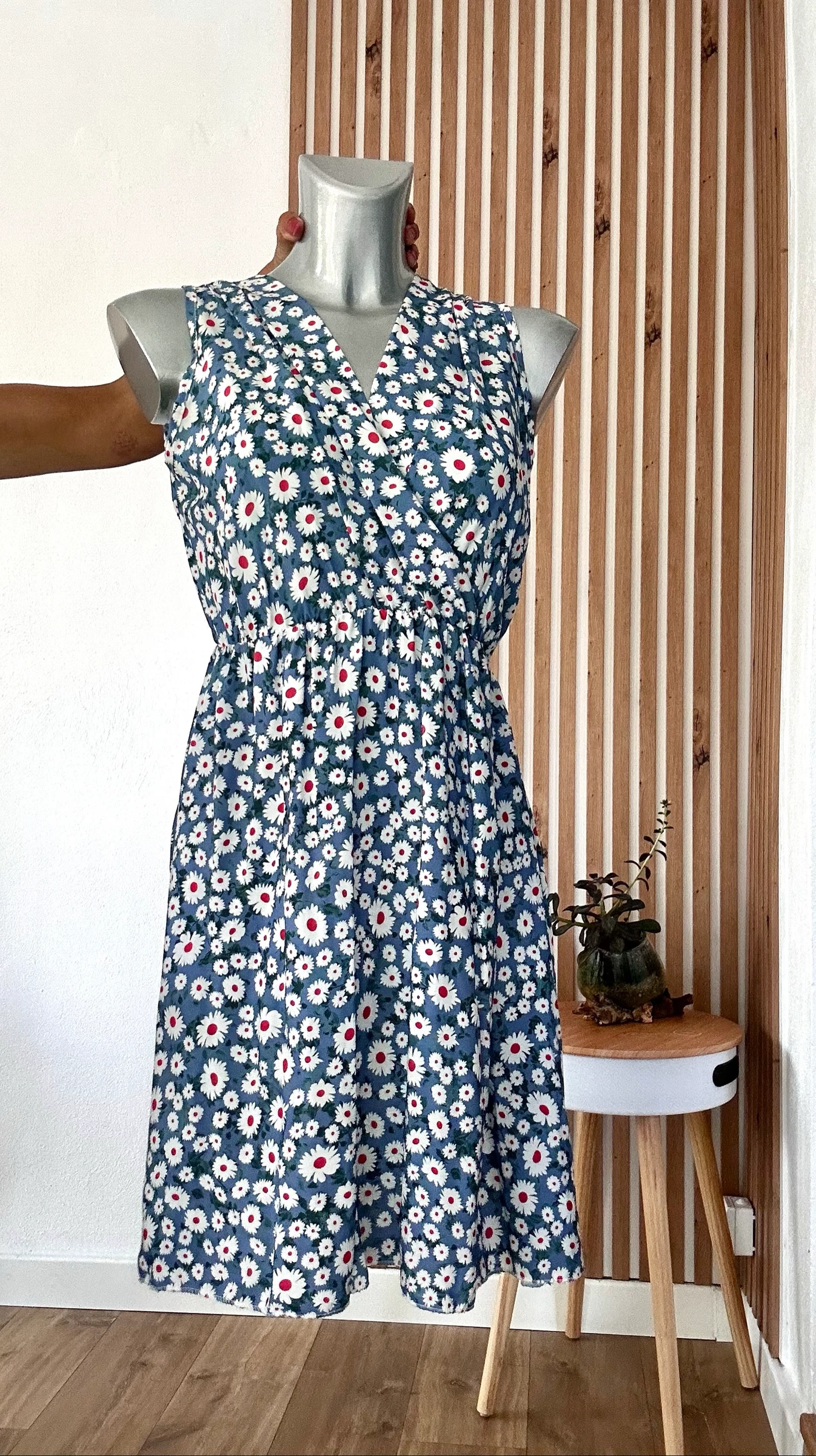 New daisy floral dress with tag – One size S/M – Wrap style – photo 3